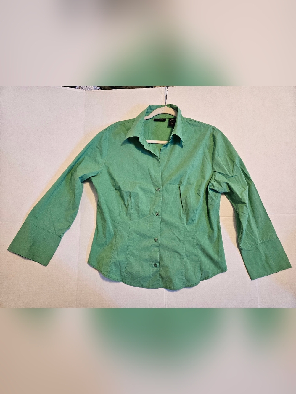 New York & Company Classic Button-Down Shirt in Green